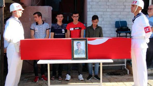 Kalp Krizi Geçiren Askerin Cenazesi Defnedildi